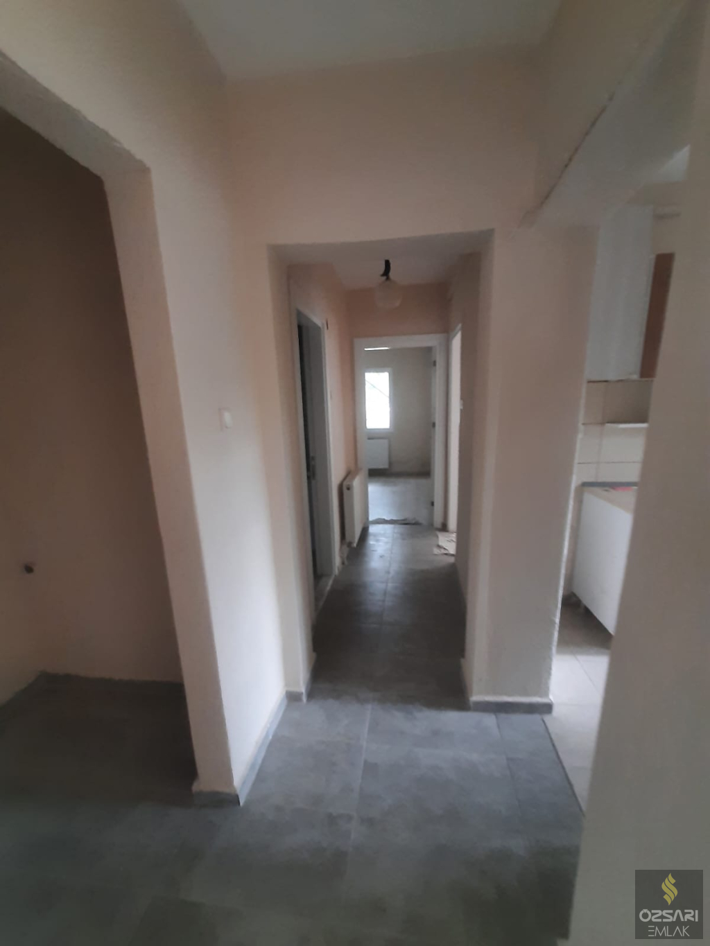 Bornova Atatürk mah. merkezinde 2+1 kiralık Doğalgazlı Daire