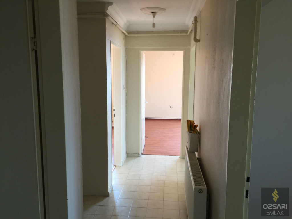 BORNOVA EVKA 4 3+1 GÜNEY CEPHE DOĞALGAZLI KİRALIK DAİRE