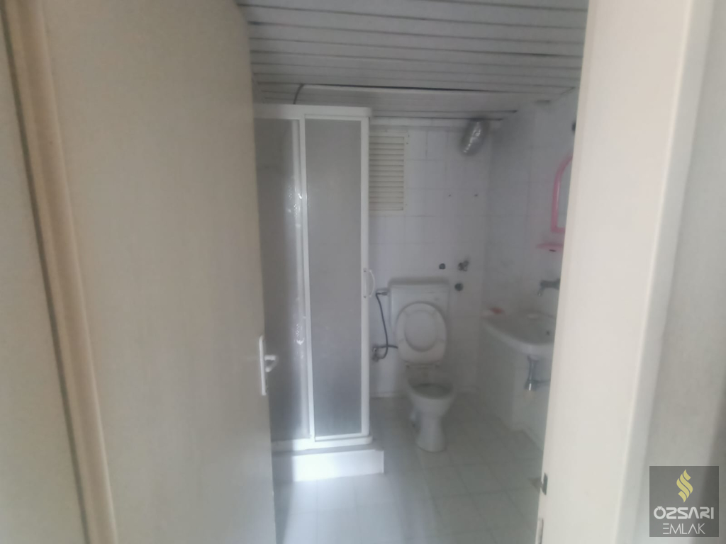 BORNOVA EVKA 4 2+1 GÜNEY CEPHE  KİRALIK DAİRE