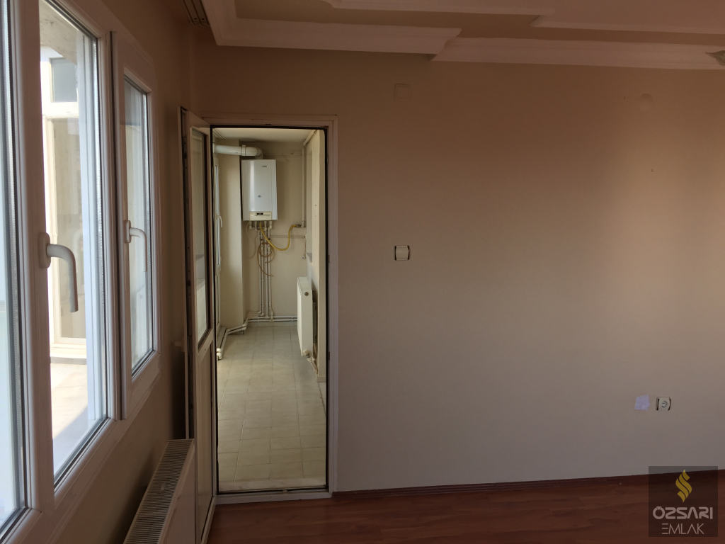 BORNOVA EVKA 4 3+1 GÜNEY CEPHE DOĞALGAZLI KİRALIK DAİRE