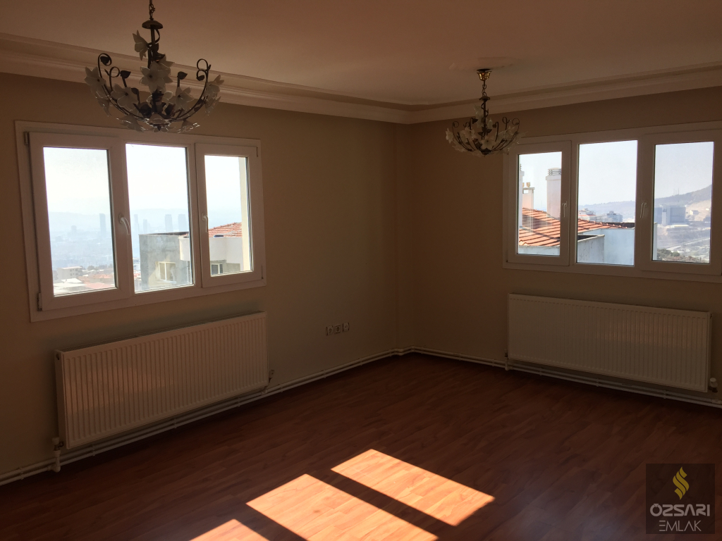 BORNOVA EVKA 4 3+1 GÜNEY CEPHE DOĞALGAZLI KİRALIK DAİRE