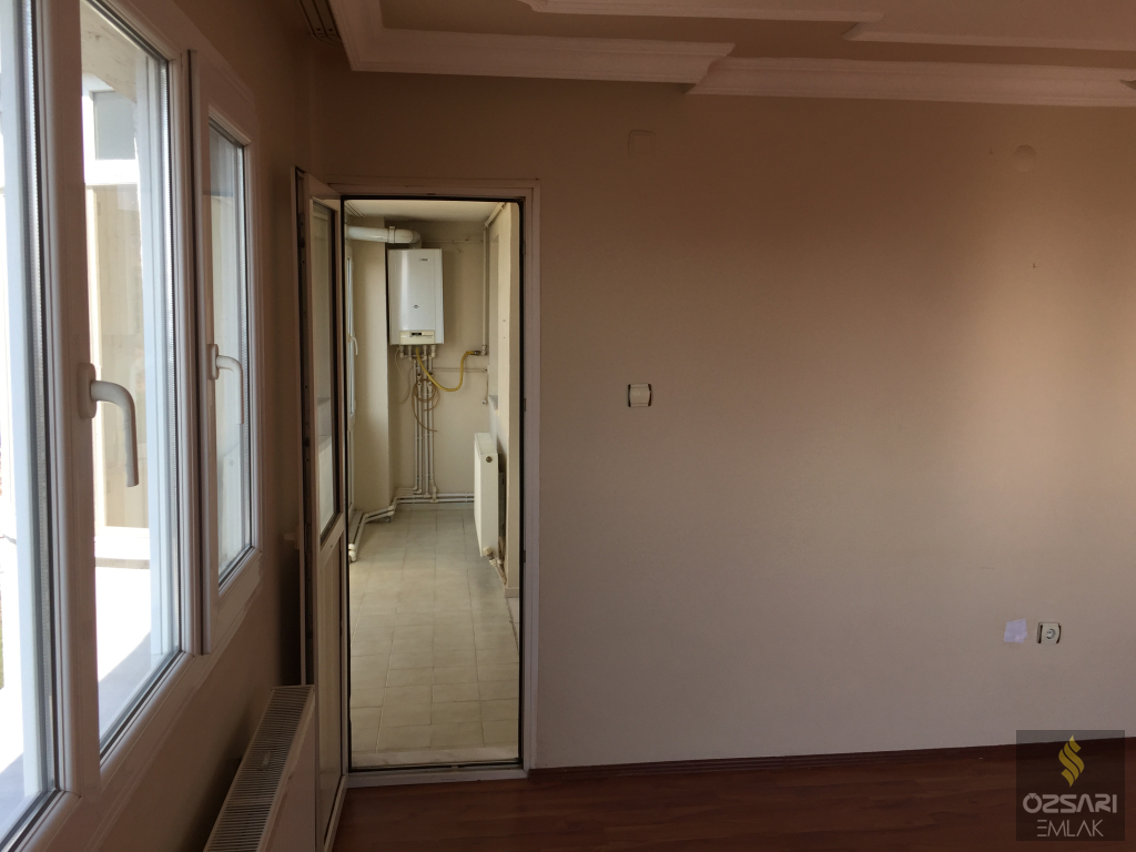 BORNOVA EVKA 4 3+1 GÜNEY CEPHE DOĞALGAZLI KİRALIK DAİRE