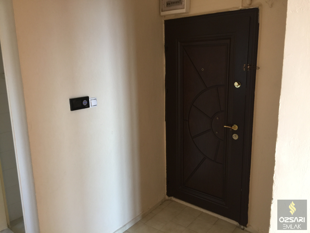 BORNOVA EVKA 4 3+1 GÜNEY CEPHE DOĞALGAZLI KİRALIK DAİRE