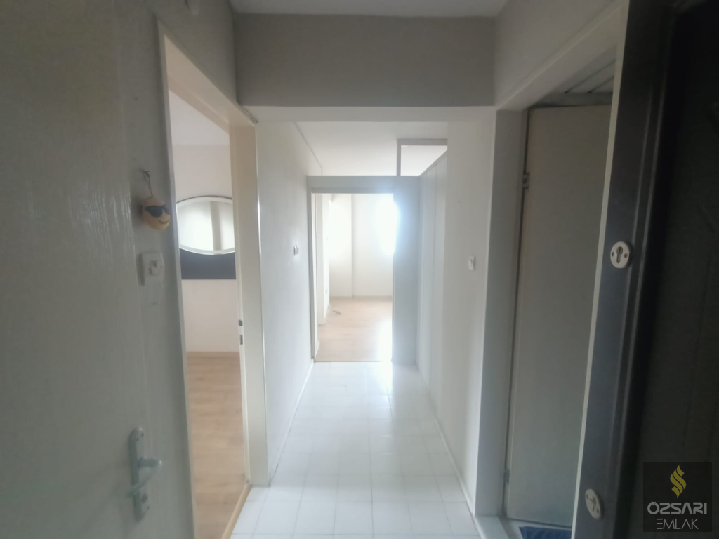 BORNOVA EVKA 4 2+1 GÜNEY CEPHE  KİRALIK DAİRE