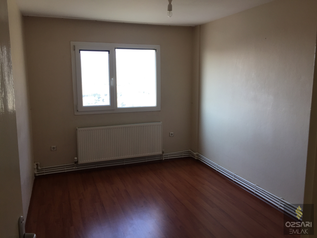 BORNOVA EVKA 4 3+1 GÜNEY CEPHE DOĞALGAZLI KİRALIK DAİRE