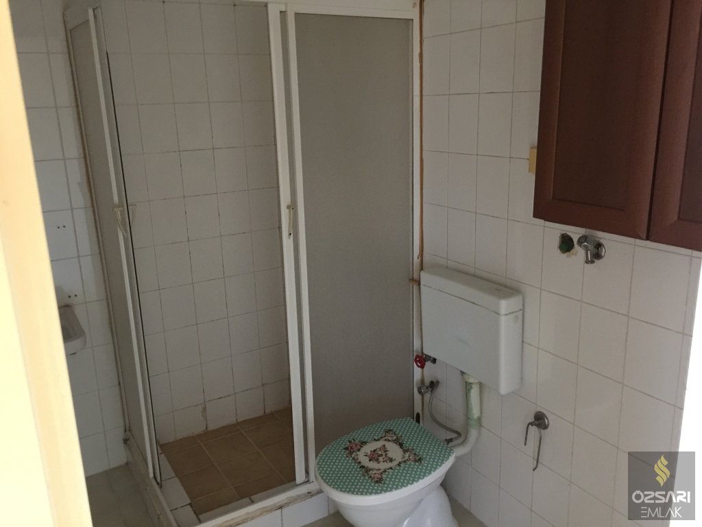 BORNOVA EVKA 4 3+1 GÜNEY CEPHE DOĞALGAZLI KİRALIK DAİRE