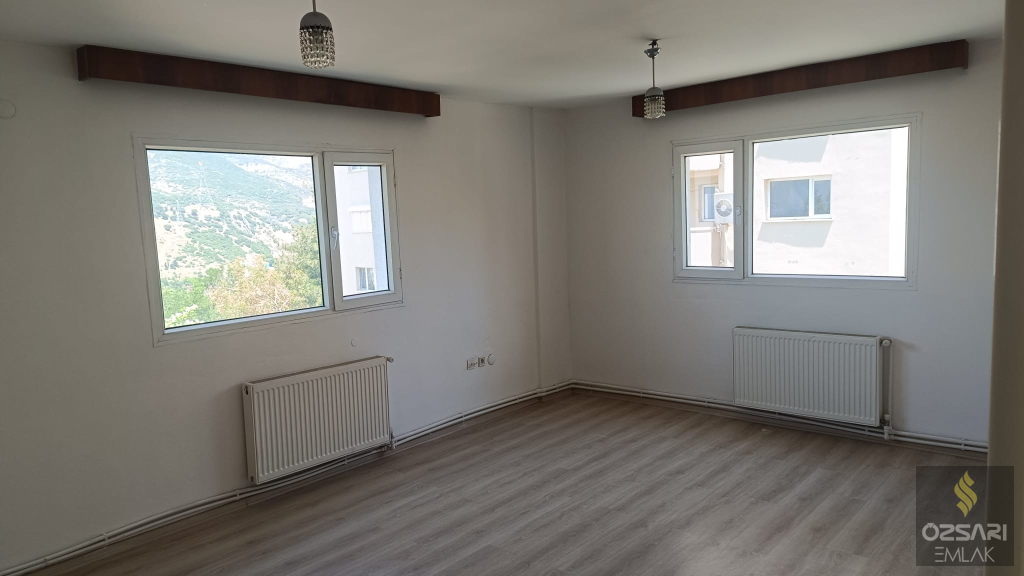 BORNOVA EVKA 4 3+1 DOĞALGAZLI KİRALIK DAİRE