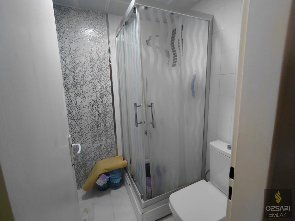 BORNOVA EVKA 4 YAPILI DENİZ MANZARALI 2+1 KAPALI MUTFAK FIRSAT DAİRE