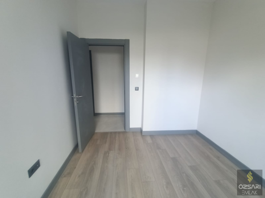 BAYRAKLI\'DA YÜZBAŞI HAKKI CADDESİNE YAKIN 3+1 SIFIR DAİRE