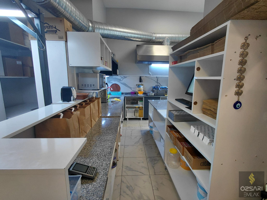 İŞLEK NOKTADA ALTIN DEĞERİNDE DEVREN SATILIK BURGER VE PİZZA SALONU