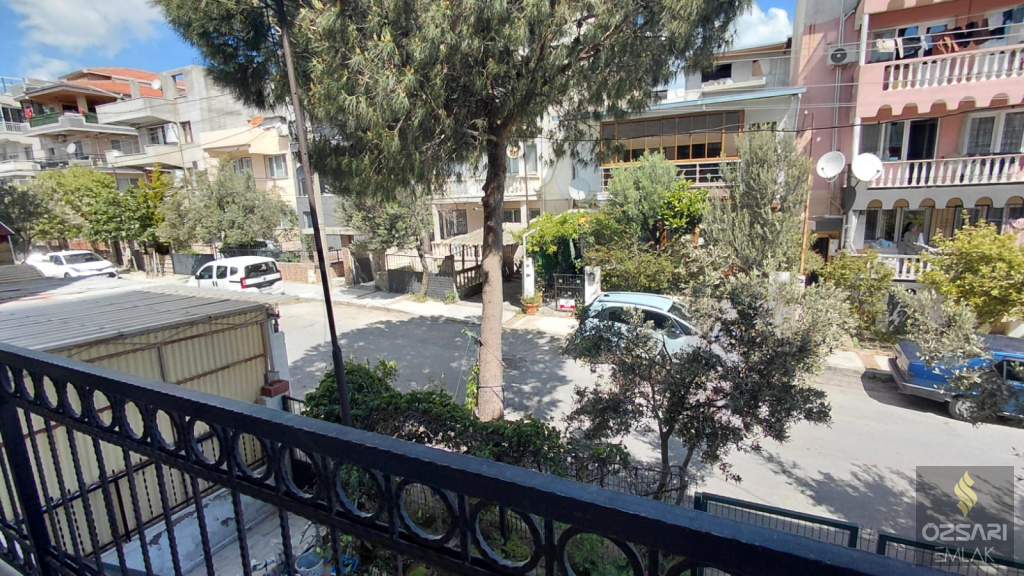 BORNOVA İNÖNÜ MAHALLESİNDE 3+1 KİRALIK DAİRE