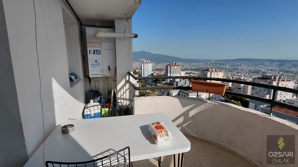 BORNOVA EVKA4 FULL DENİZ MANZARALI GÜNEY CEPHE DOĞALGAZLI ACİL SATILIK DAİRE
