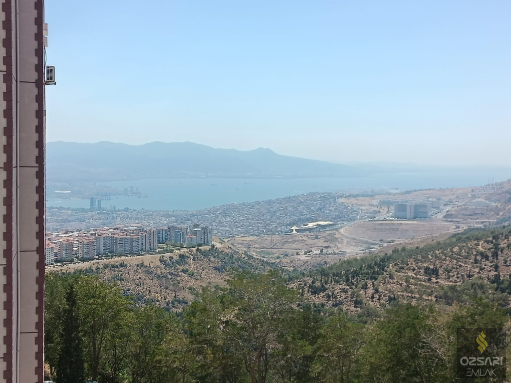 BORNOVA EVKA 4 2+1 DENİZ MANZARALI KİRALIK DAİRE