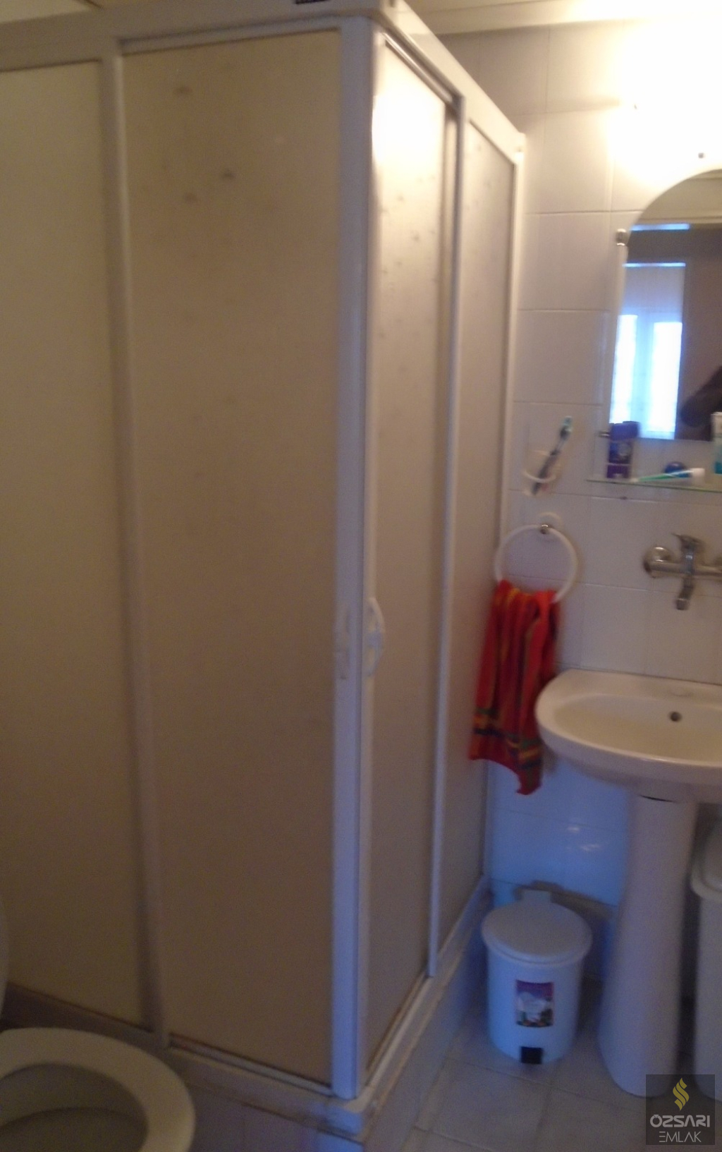 BORNOVA EVKA 4 MAHALLESİNDE FULL EŞYALI DOĞALGAZLI KLİMALI KİRALIK DAİRE