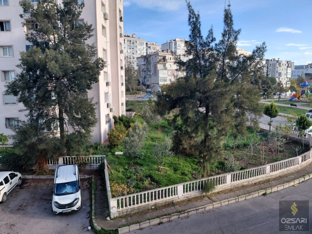 BORNOVA EVKA4 2+1 DOĞALGAZLI FERAH KİRALIK DAİRE