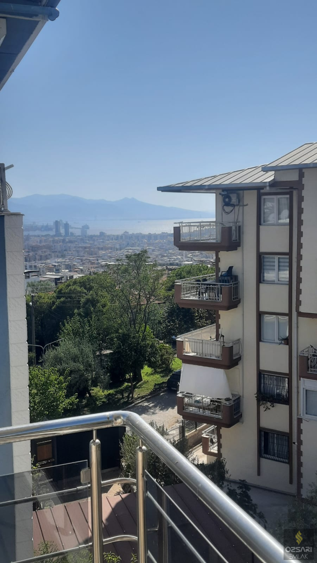Bornova Atatürk mah. kiralık 3+1 doğalgazlı ve klimalı daire