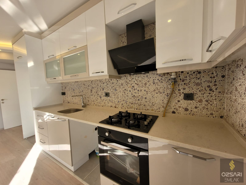 Bornova İnönü mah. 2+1 doğalgazlı klimalı,Deniz ve Bahçe manzaralı kiralık Daire