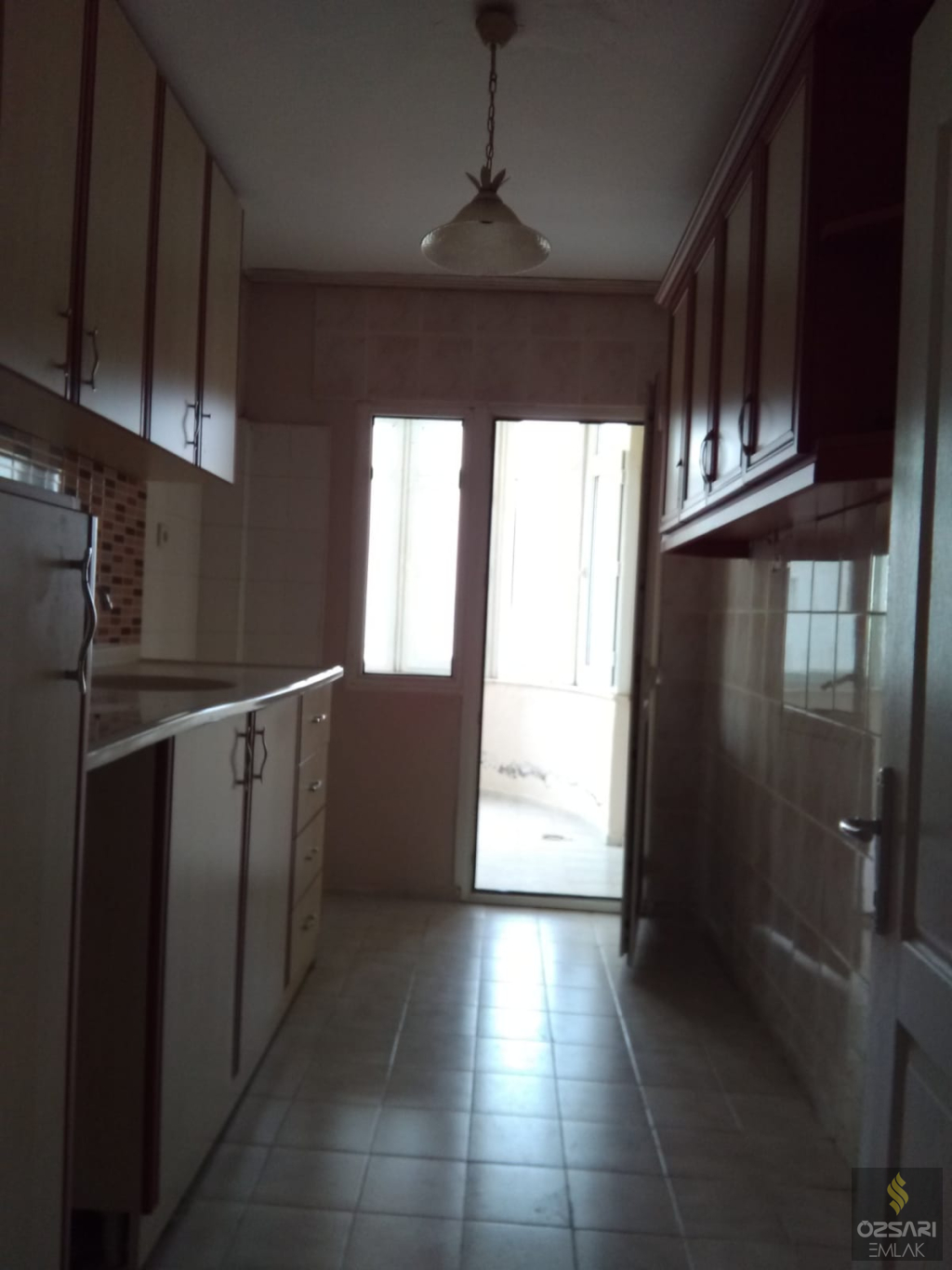 BORNOVA EVKA 4 3+1 DOĞALGAZLI KİRALIK DAİRE