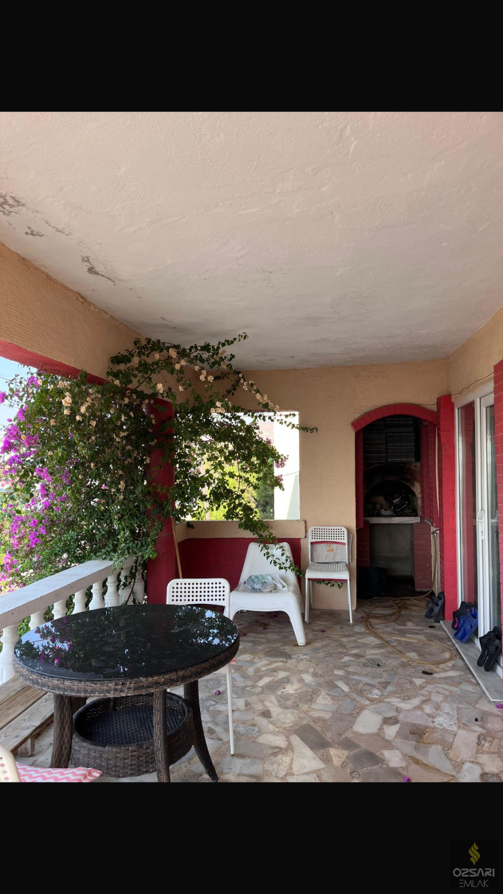 Bornova Atatürk mah deniz manzaralı 3 katlı satılık Bina