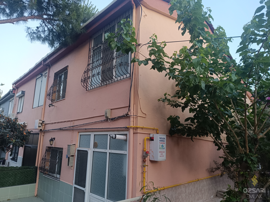 BORNOVA ATATÜRK MAHALLESİNDE MÜSTAKİL 3+1DUBLEKS BAHÇELİ SATILIK