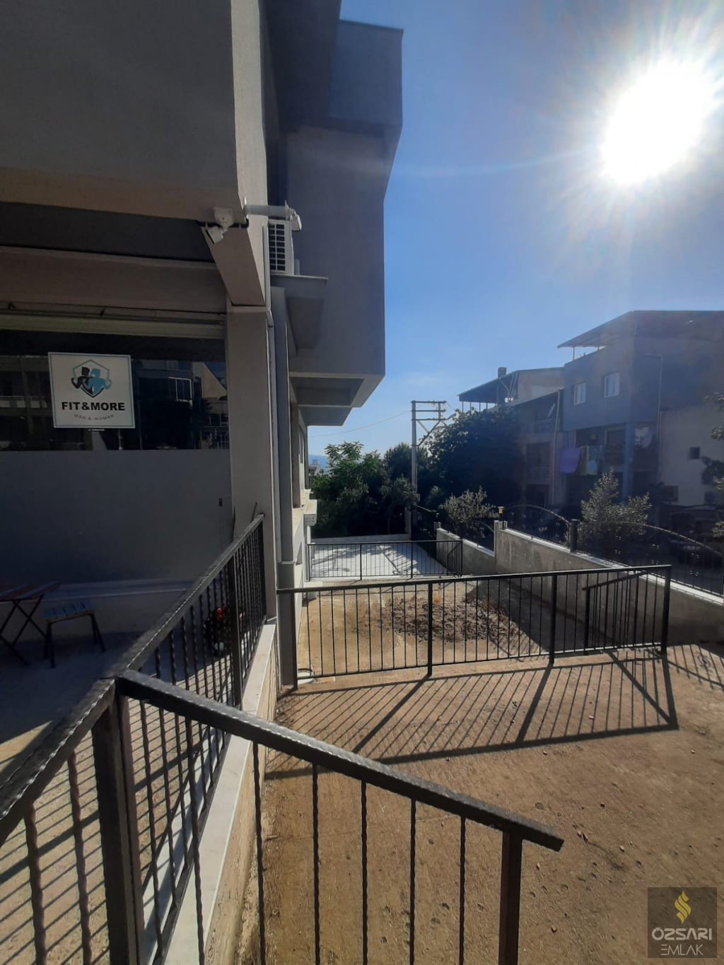 Bornova Atatürk mah. Anacadde üzeri yeni kiralık Dükkan