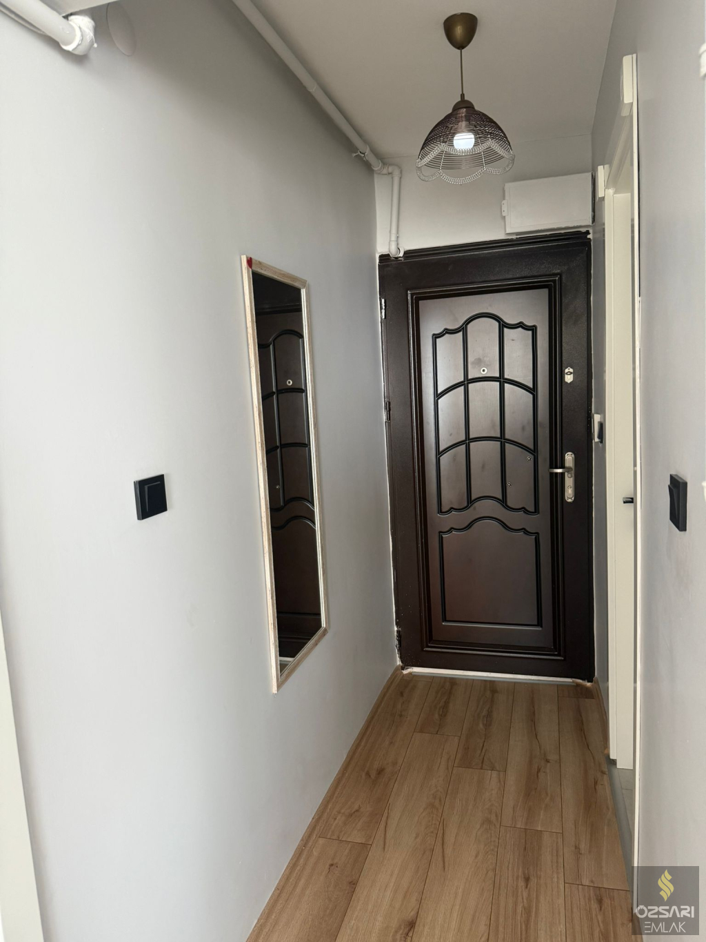 BORNOVA EVKA 4 FULL EŞYALI DOĞALGAZLI KİRALIK DAİRE