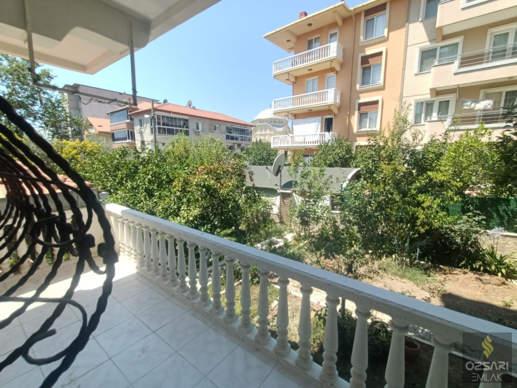 BORNOVA İNÖNÜ MAHALLESİ SEYİT ŞANLI LİSESİNİN ARKASINDA KİRALIK DOĞALGAZLI DAİRE