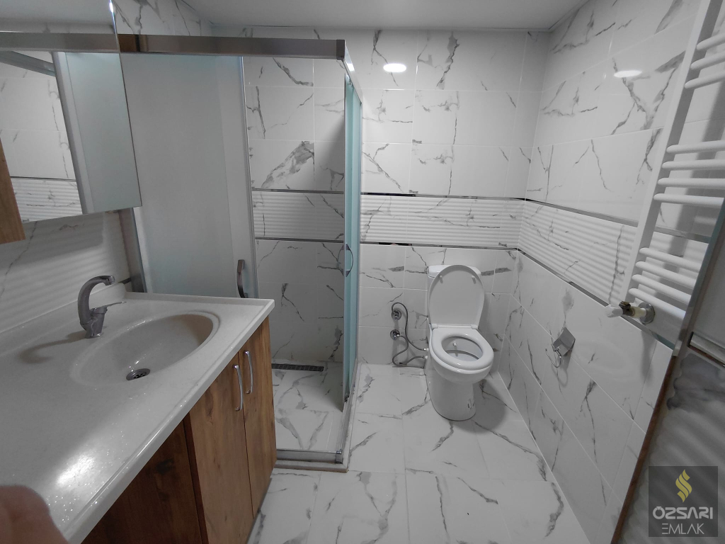 BORNOVA EVKA 4 3+1 YAPILI DOĞALGAZLI KİRALIK DAİRE