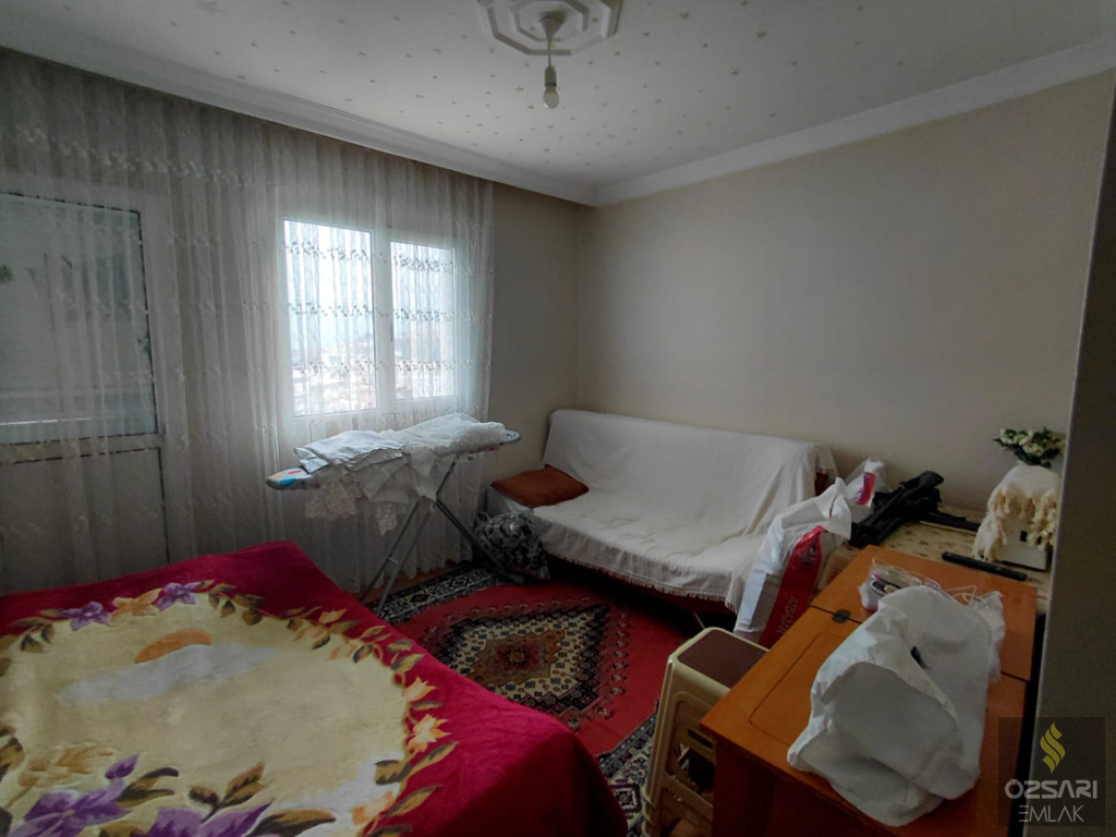 BORNOVA EVKA 4 YAPILI DENİZ MANZARALI 2+1 KAPALI MUTFAK FIRSAT DAİRE