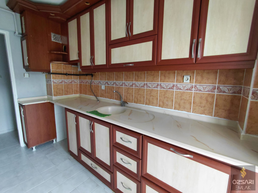 BORNOVA EVKA4 FULL YAPILI 2+1 SATILIK KAPALI MUTFAK DAİRE