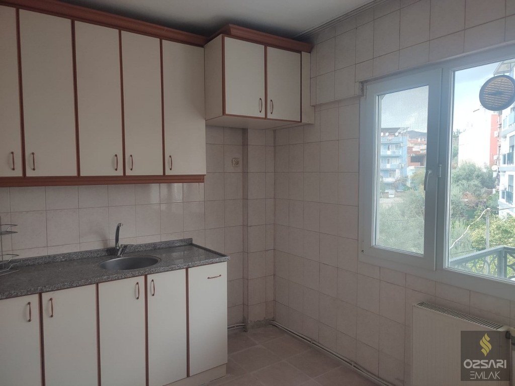 BORNOVA  ATATÜRK MAH. YAVUZ CAD. ARKASI 3+1 KİRALIK DAİRE