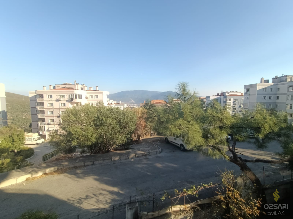 BORNOVA EVKA 4 KUPON DOĞALGAZLI GÜNEY CEPHE SATILIK DAİRE