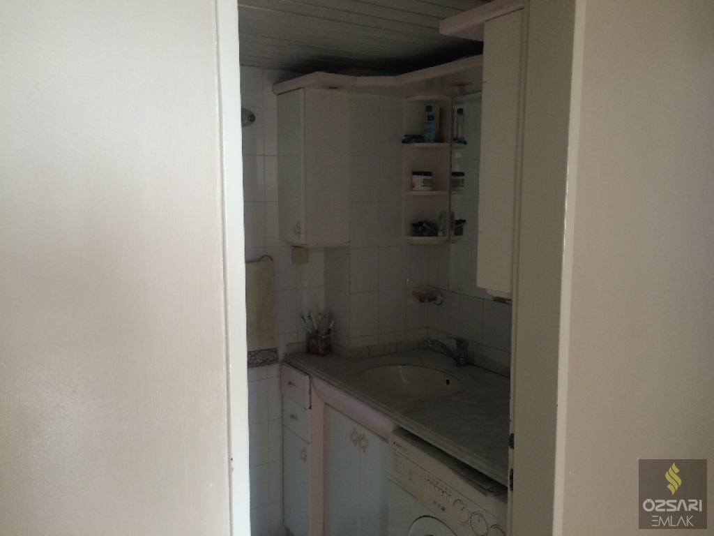 BORNOVA EVKA 4 2+1 DENİZ MANZARALI KİRALIK DAİRE