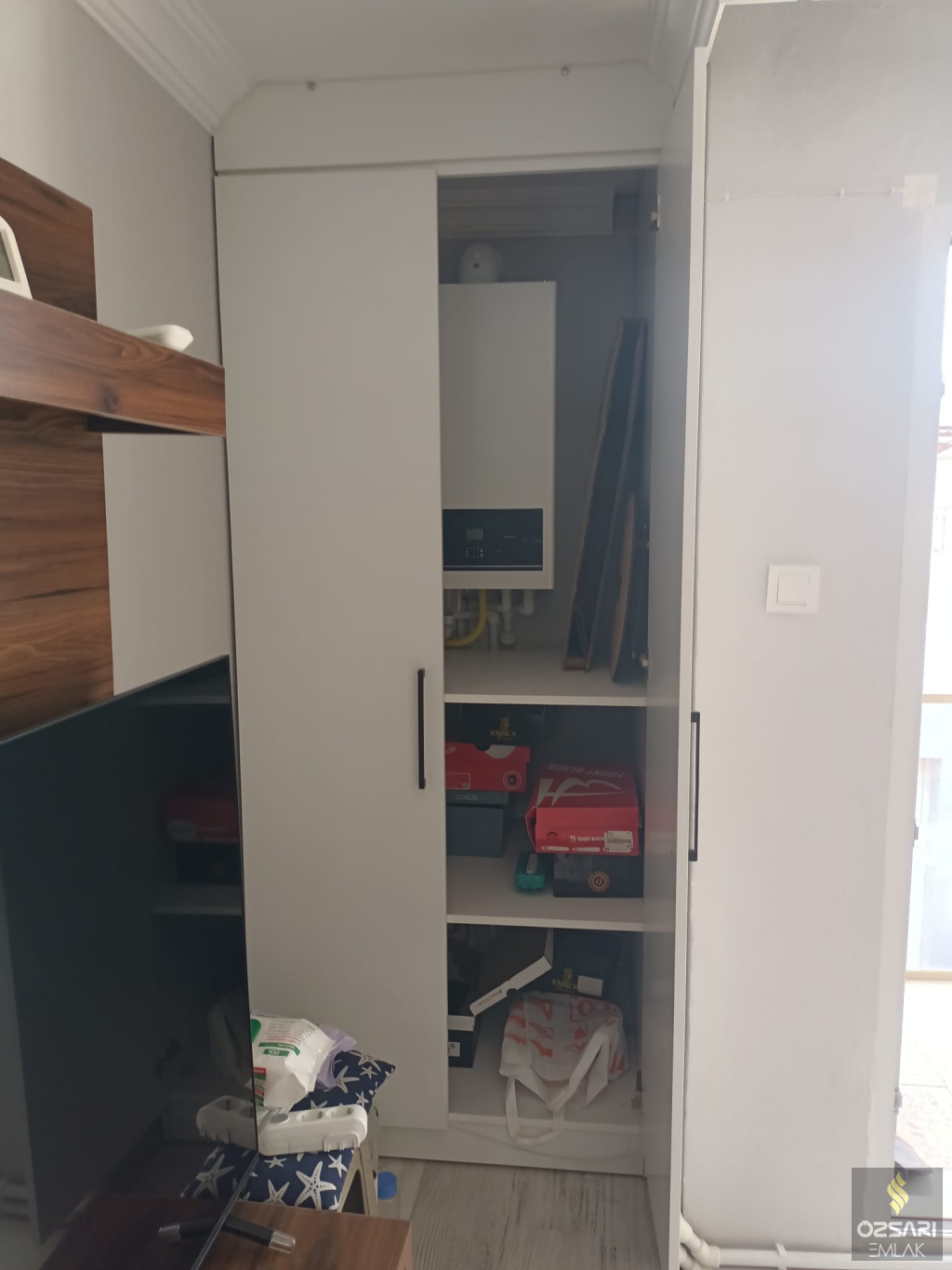 BORNOVA ÇAMDİBİ YILDIRIM BEYAZITTA SATILIK FERAH YAPILI 2+1 SATILIK KUPON DAİRE