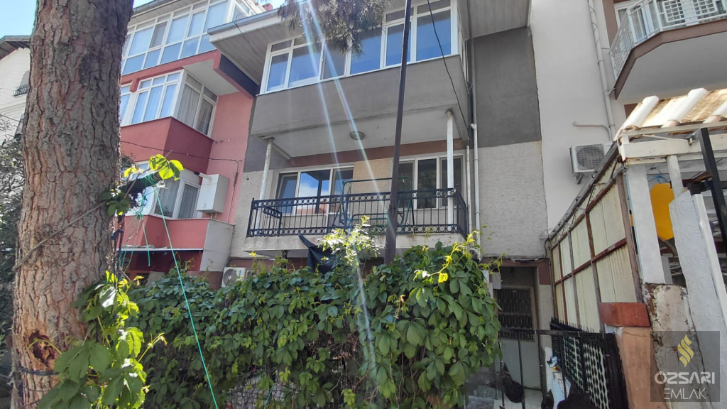 BORNOVA İNÖNÜ MAHALLESİNDE 3+1 KİRALIK DAİRE