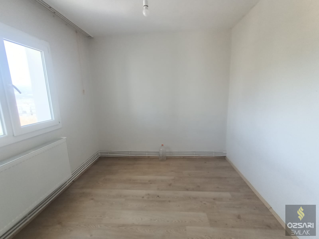 BORNOVA EVKA 4  MİGROS KARŞISI 2+1 DOĞALGAZLI KİRALIK DAİRE
