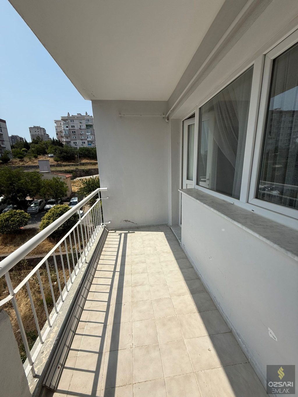 BORNOVA EVKA 4 FULL EŞYALI DOĞALGAZLI KİRALIK DAİRE