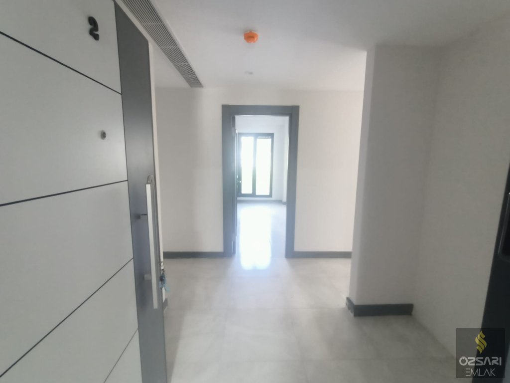 BAYRAKLI\'DA YÜZBAŞI HAKKI CADDESİNE YAKIN 3+1 SIFIR DAİRE