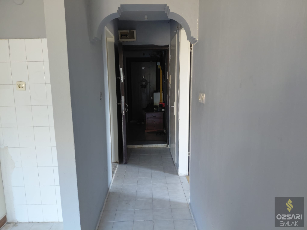 BORNOVA EVKA 4 2+1 AÇIK MUTFAK DOĞALGAZLI KİRALIK DAİRE