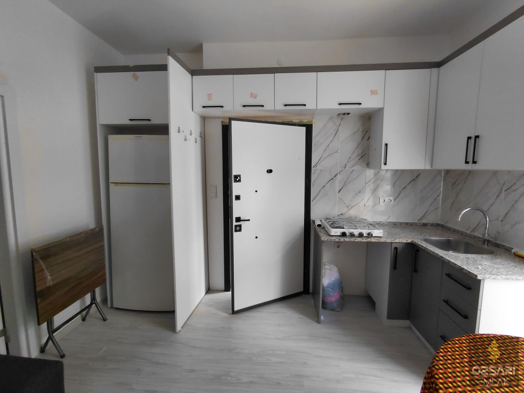 BORNOVA ATATÜRK MAHALLESİNDE 1+1 İKİADET FULL EŞYALI KİRALIK DAİRE YENİ BİNA