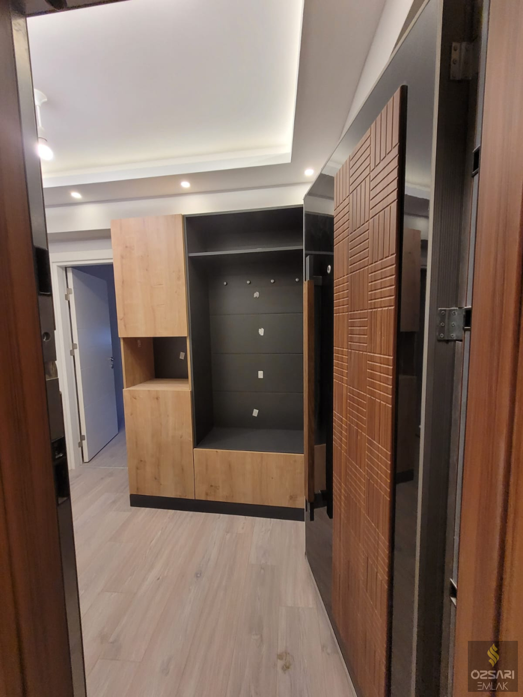 Bornova İnönü mah. 2+1 doğalgazlı klimalı,Deniz ve Bahçe manzaralı kiralık Daire