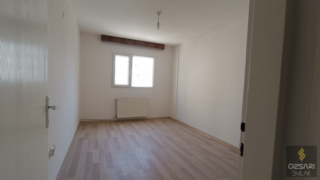 BORNOVA EVKA 4 3+1 DOĞALGAZLI KİRALIK DAİRE