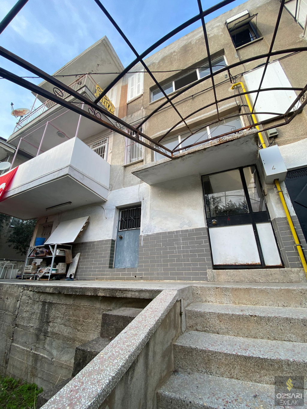 Bornova Atatürk mah. Tekstif Sitesi 3+1 Satılık Daire