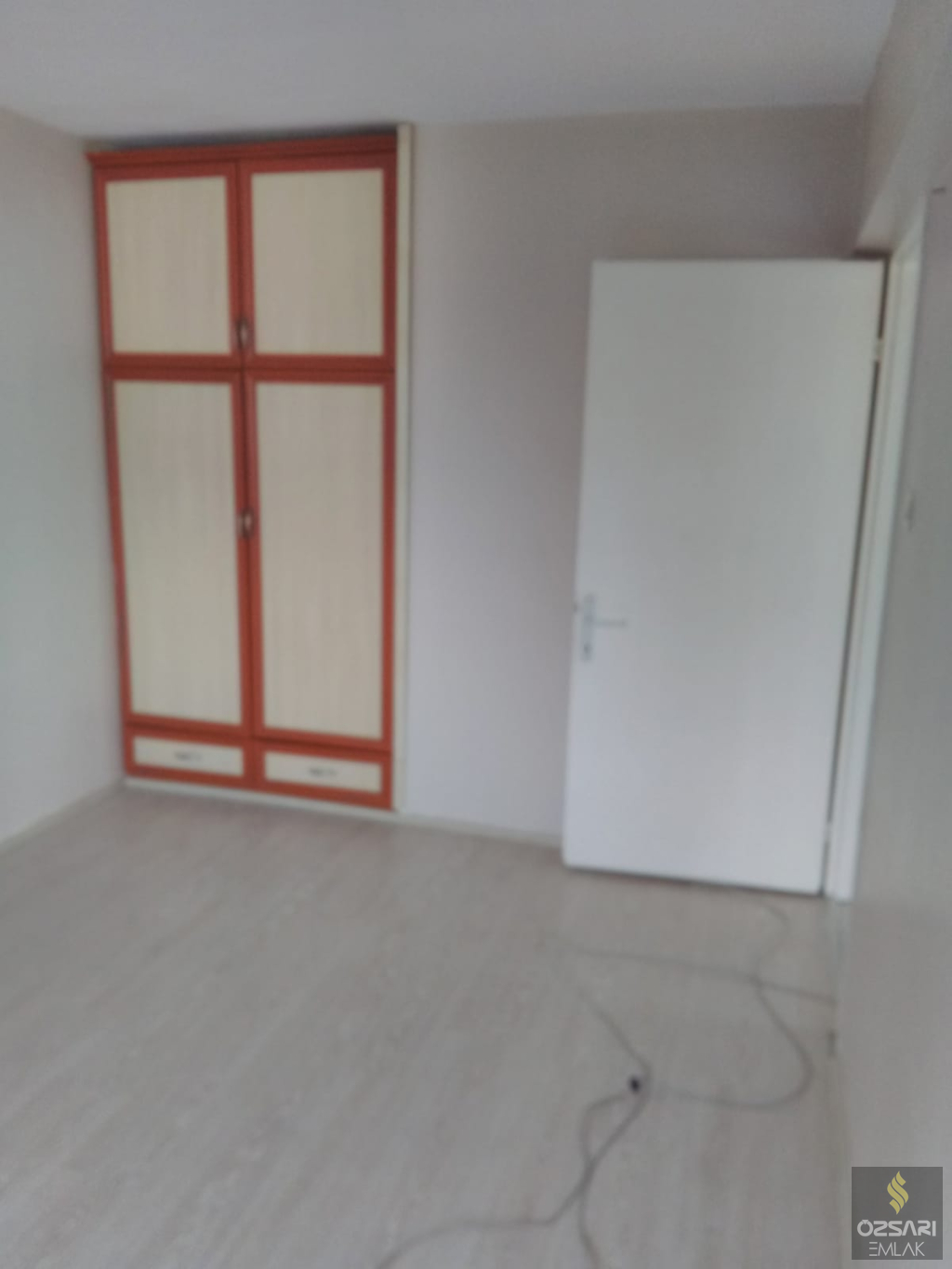 BORNOVA EVKA 4 3+1 DOĞALGAZLI KİRALIK DAİRE