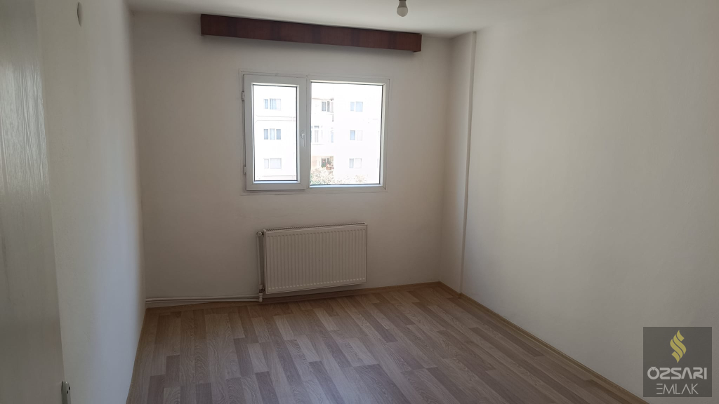 BORNOVA EVKA 4 3+1 DOĞALGAZLI KİRALIK DAİRE