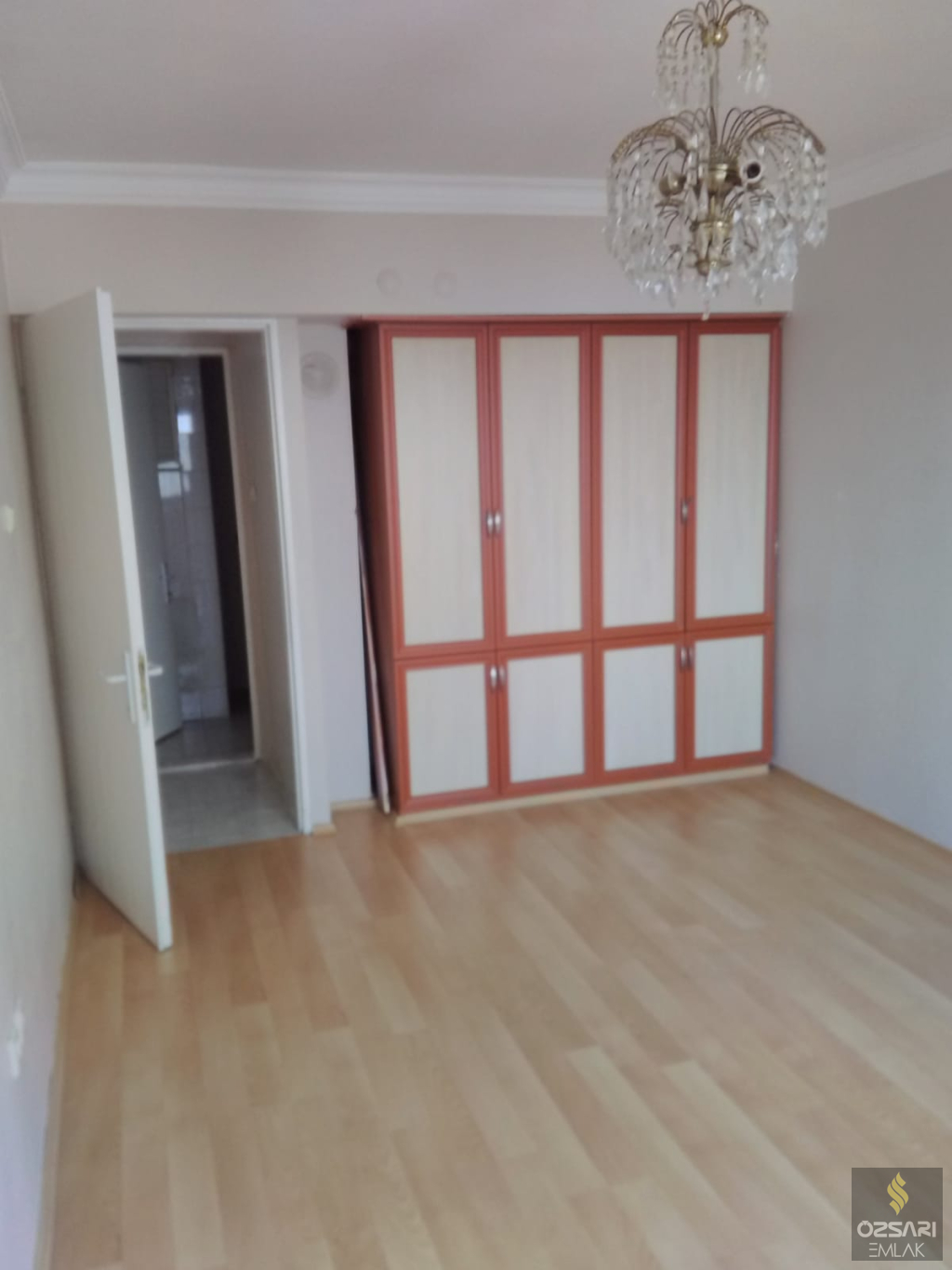 BORNOVA EVKA 4 3+1 DOĞALGAZLI KİRALIK DAİRE