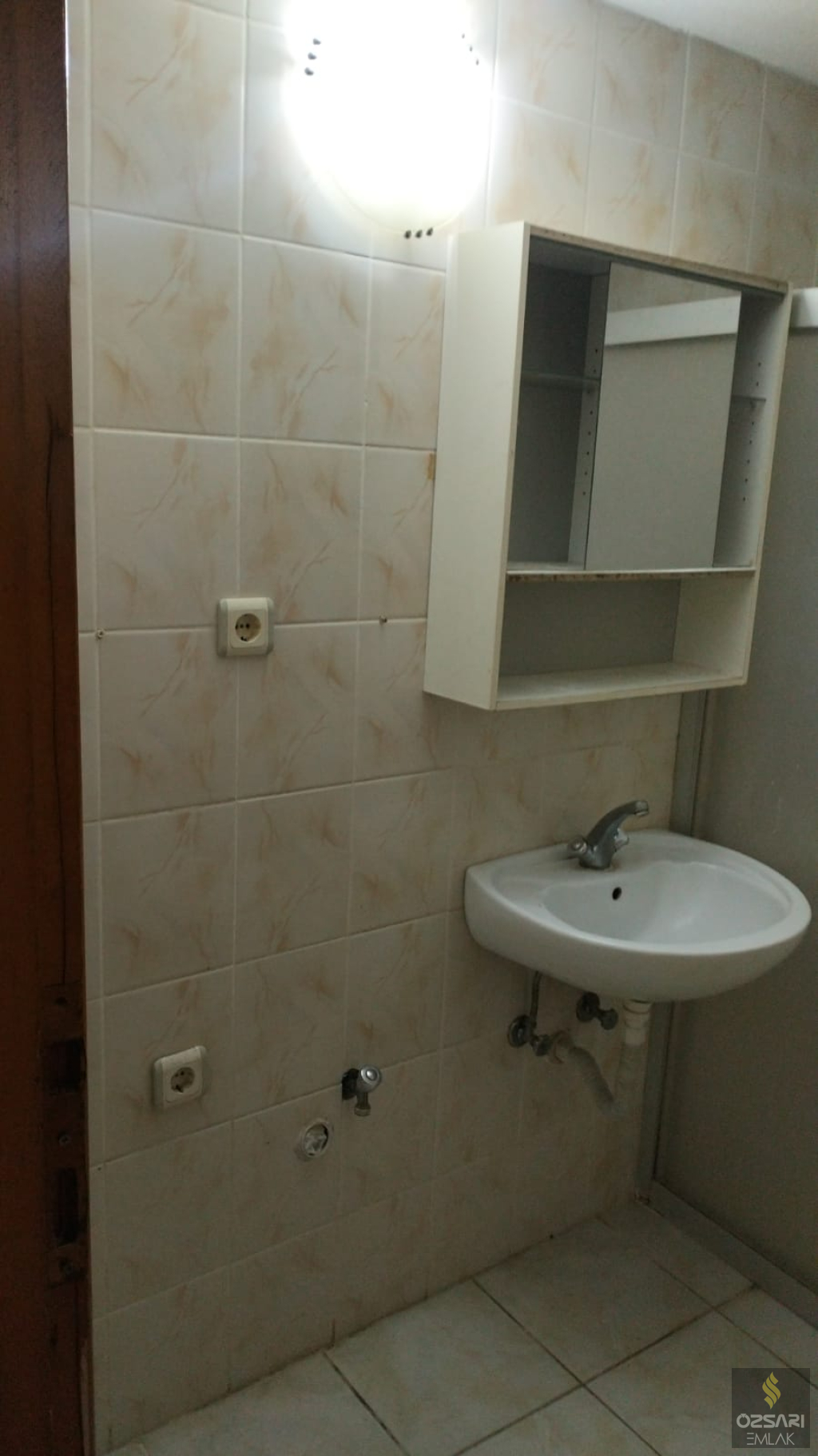 Bornova Atatürk mah. 3+1 Bahçe katı 3cephe Satılık Daire