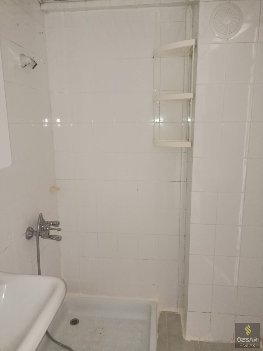BORNOVA EVKA 4 2+1 AÇIK MUTFAK KİRALIK DAİRE