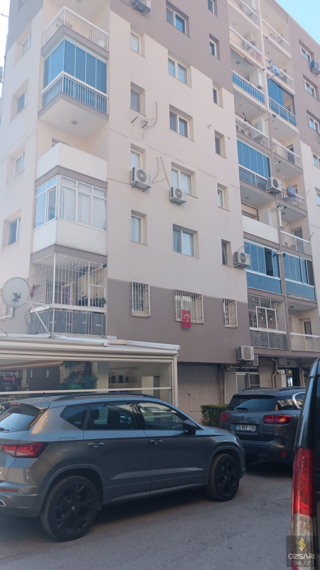 Bayraklı Osmangazi mah. Anacadde üstü 3+1 satılık Daire...