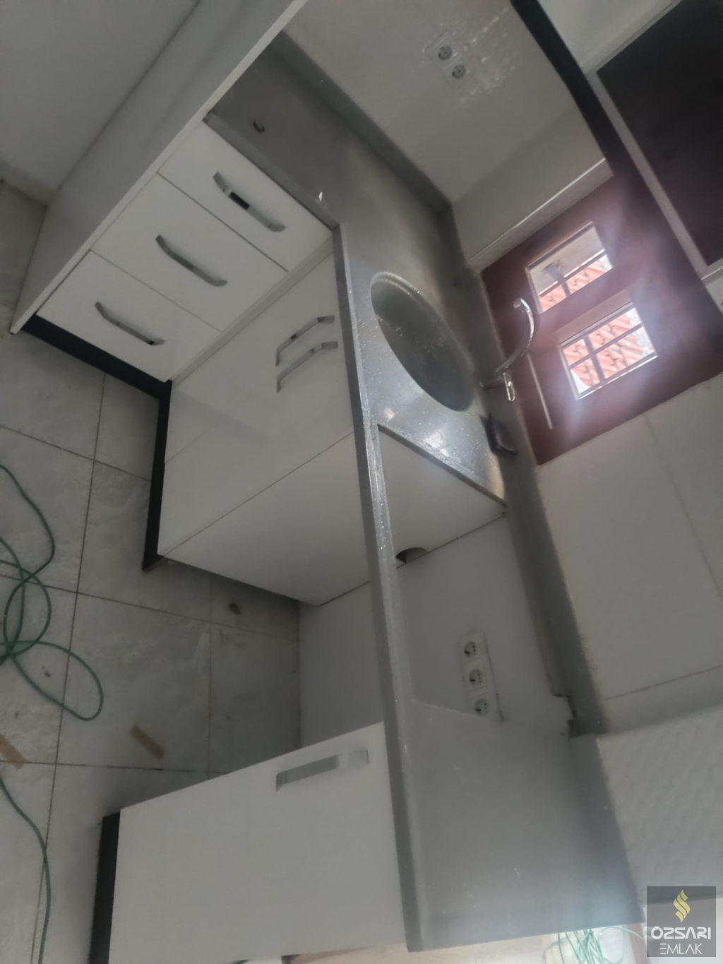 BAYRAKLIDA 2+1 AÇIK MUTFAK  YENİ BİNA  KİRALIK